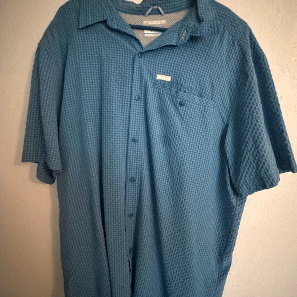 Columbia Men's Casual Blue Button Down Shirt